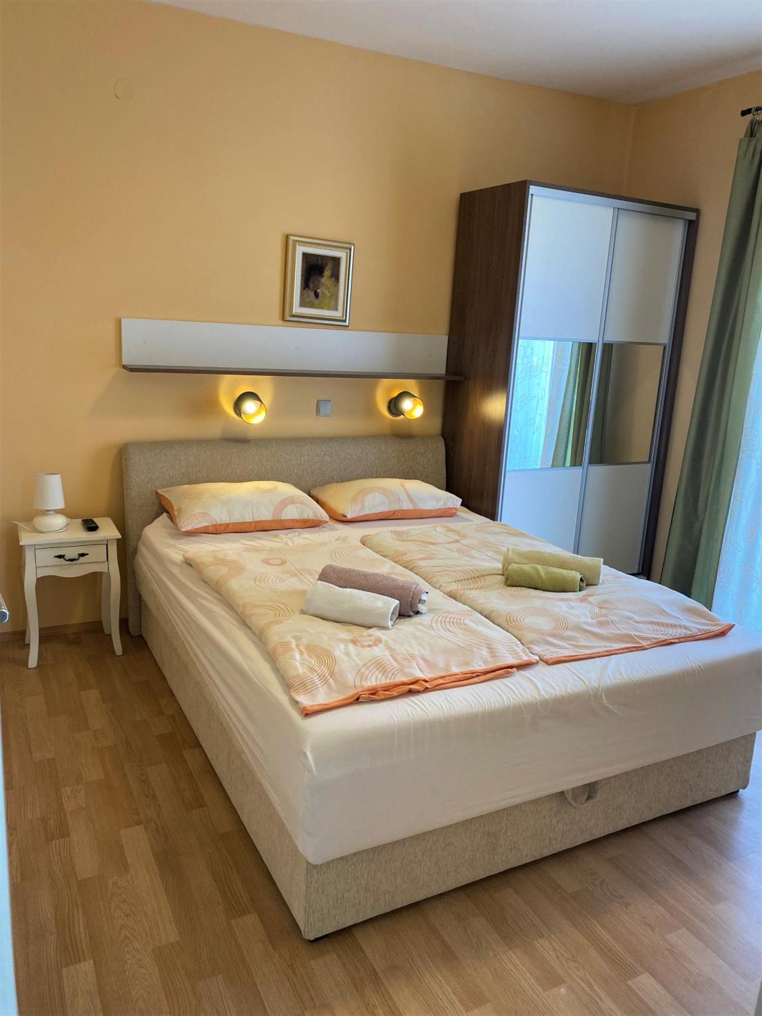 Guesthouse Mira Rab Town Room photo
